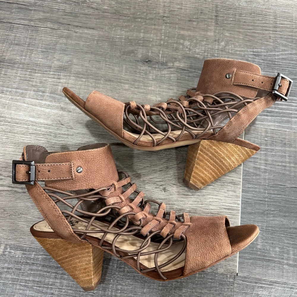 Vince Camuto Evel in “Smokey Taupe”
Leather Caged Gladiator Open Toe Heels, VGUC
